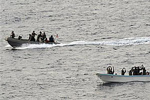 Сомлийские пираты угрожают безопасности судоходства