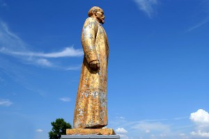 Статуя Дзержинского в Афанасьево (Липецкая обл.)