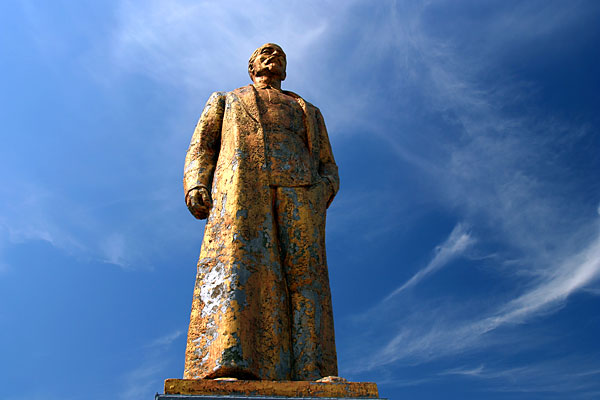 Статуя Дзержинского в Афанасьево (Липецкая обл.)