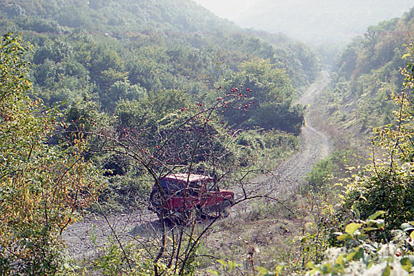 Это самый легкий участок пограничной дороги к Новороссийску. Тамань. 1997 год.