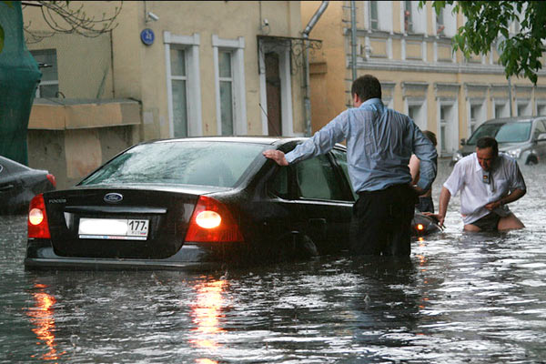 Москва, Хохловский переулок, потоп, 17 мая 2010