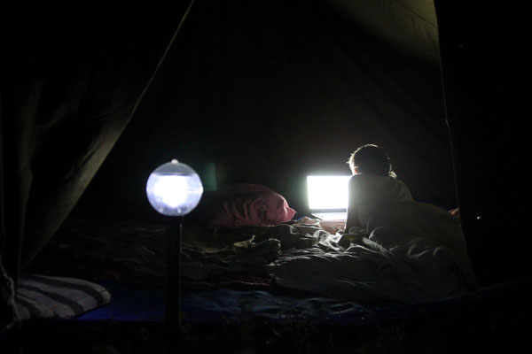 В палатке ночью