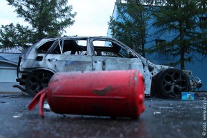Сгоревший автомобиль BMW X5.